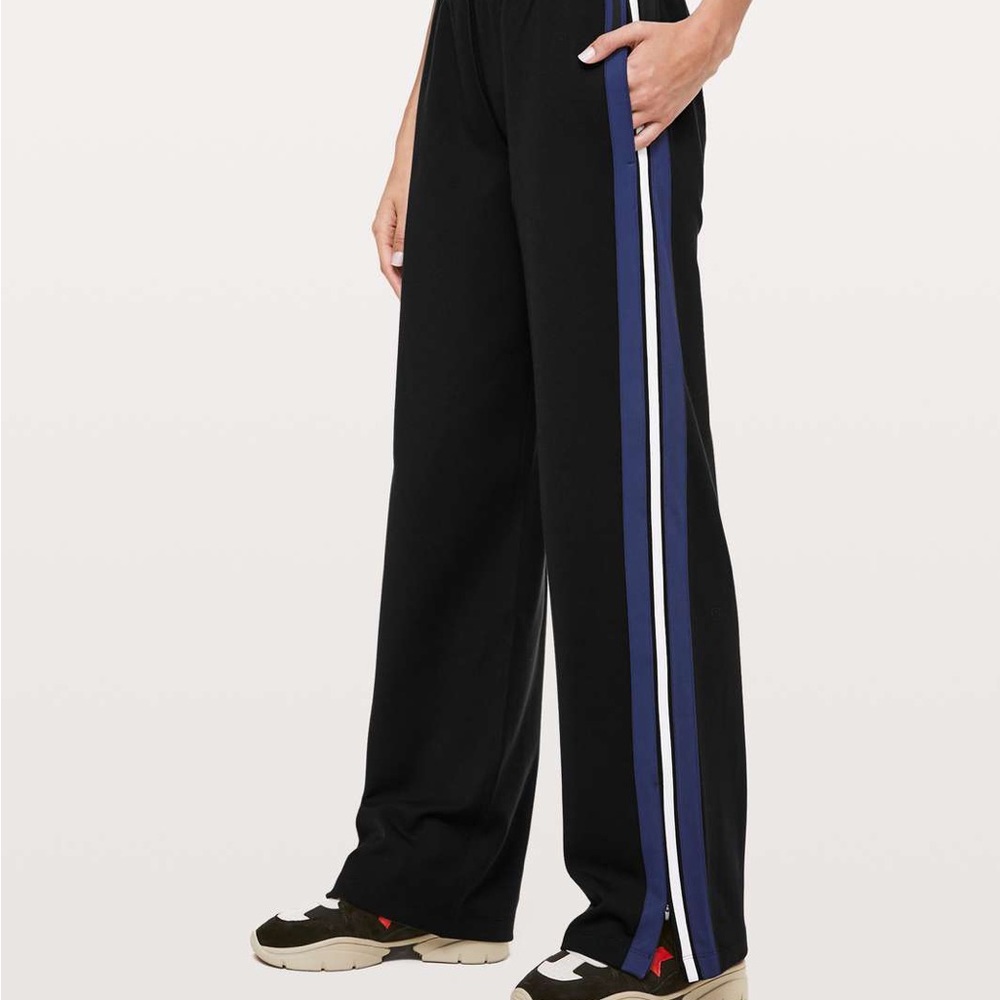 Lululemon Cover Your Tracks Pant black size 10